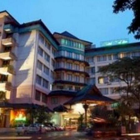 Kedaton Hotel Bandung Esterno foto