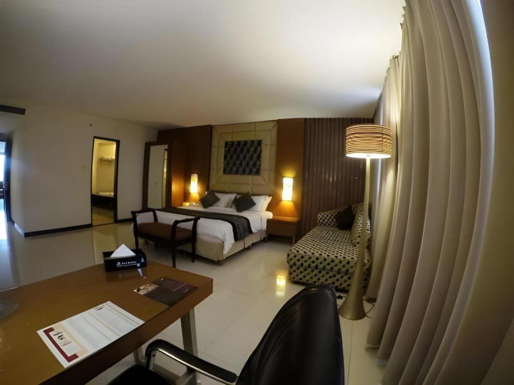 Kedaton Hotel Bandung Esterno foto