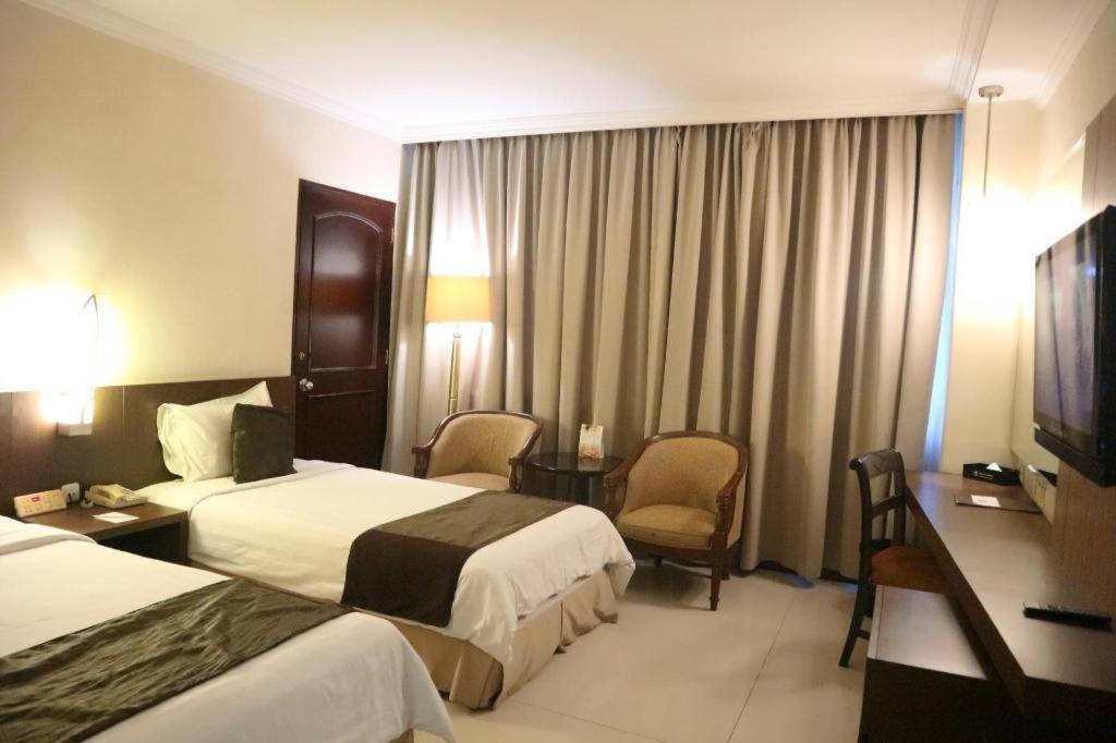 Kedaton Hotel Bandung Esterno foto