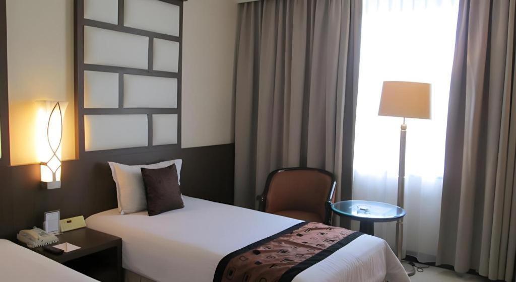 Kedaton Hotel Bandung Esterno foto