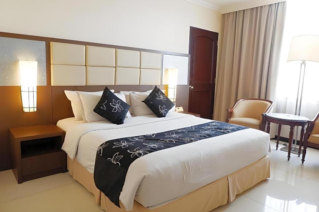 Kedaton Hotel Bandung Esterno foto
