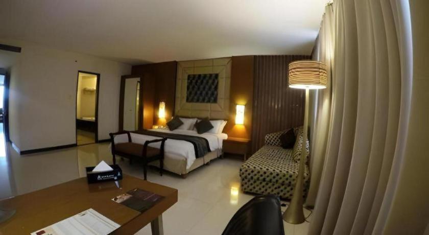 Kedaton Hotel Bandung Esterno foto