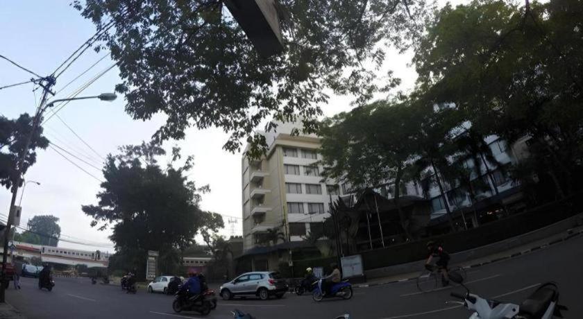 Kedaton Hotel Bandung Esterno foto